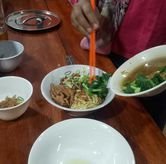 Foto Makanan 1 di Mie Ayam Ceker Bintaro & Bakso Kotak, Bintaro, Tangerang Selatan