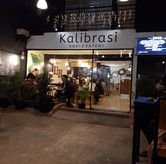Foto Suasana 3 di Kalibrasi Kopi & Eatery, Pondok Gede, Bekasi