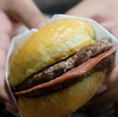Foto Makanan 1 di Klenger Burger, Cibubur, Kabupaten Bogor