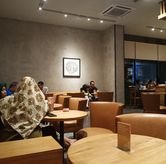 Foto Suasana 2 di Starbucks Coffee, Pamulang, Tangerang Selatan