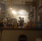 Foto Suasana 2 di Alles Coffee & Eatery, Bekasi Selatan, Bekasi