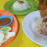 Foto Makanan 1 di Ayam Goreng Kremes & Nasi Uduk 68, Cibubur, Kabupaten Bogor