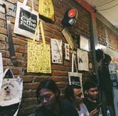 Foto Suasana 3 di Custom Coffee Garage, Aceh, Bandung