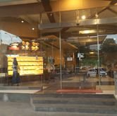 Foto Suasana 3 di Dunkin' Donuts, Jatiasih, Bekasi