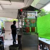 Foto Suasana 1 di Es Sekoteng & Siomay Bandung Mang Dede, Rawalumbu, Bekasi