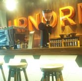Foto Suasana 3 di Upnormal Coffee Roasters, Cihampelas, Bandung
