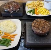 Foto Makanan 1 di Marble Hot Stone Grilled Steak, Pasir Kaliki, Bandung