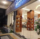Foto Suasana 2 di Dots Board Game Cafe, Pasir Kaliki, Bandung