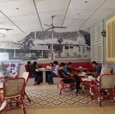Foto Suasana 5 di Zangrandi Ice Cream, Genteng, Surabaya