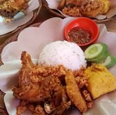 Foto Makanan 1 di Ayam Kremes Bu Yuliana, BSD, Tangerang Selatan