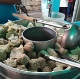 Foto Makanan 6 di Bakwan Pak Nur Trunojoyo, Tegalsari, Surabaya