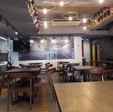 Foto Suasana 4 di Wdnsdy Cafe, Wonokromo, Surabaya