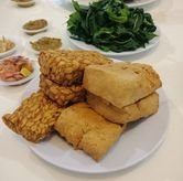 Foto Makanan 4 di Bebek Goreng H. Slamet, Dukuh Pakis, Surabaya