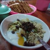 Foto Makanan 4 di Bubur Ayam Jakarta Mang Endut, Tegalsari, Surabaya