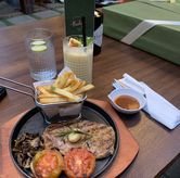 Foto Makanan 5 di Becky's Brunch & Dine, Dipatiukur, Bandung