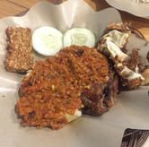 Foto Makanan 3 di Ayam Gepuk Pak Gembus, Semolowaru, Surabaya
