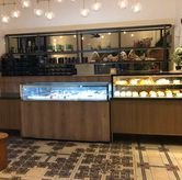 Foto Suasana 4 di Tilu Kitchen & Patisserie, Riau, Bandung