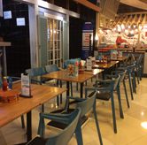 Foto Suasana 1 di Fish & Co., Tegalsari, Surabaya