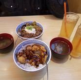 Foto Makanan 3 di Yoshinoya, Genteng, Surabaya