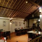 Foto Suasana 2 di Tizi's Cakeshop & Resto, Dago Atas, Bandung
