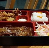 Foto Makanan 3 di Hachi Hachi Bistro, Mulyorejo, Surabaya