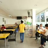 Foto Suasana 2 di Ayam Gepuk Pak Gembus, Semolowaru, Surabaya