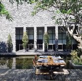 Foto Suasana 2 di Domicile, Gubeng, Surabaya