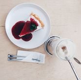 Foto Makanan 3 di Threelogy Coffee, Tegalsari, Surabaya