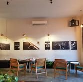 Foto Suasana 3 di Cafe Broker, Rungkut, Surabaya