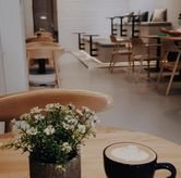 Foto Suasana 2 di District 7 Coffee, Wonokromo, Surabaya