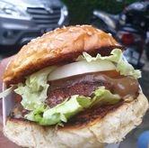 Foto Makanan 2 di Burder, Trunojoyo, Bandung
