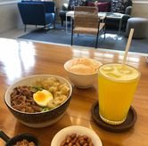Foto Makanan 2 di White House, Gubeng, Surabaya