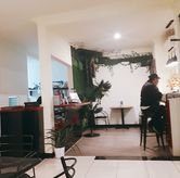 Foto Suasana 2 di Pizza Romas & Coffee, Rungkut, Surabaya