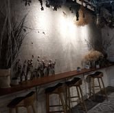 Foto Suasana 5 di Cups Coffee & Kitchen, Trunojoyo, Bandung