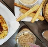 Foto Makanan 2 di Pizza Hut, Dukuh Pakis, Surabaya