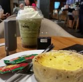 Foto Makanan 6 di Starbucks Coffee, Tegalsari, Surabaya