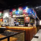 Foto Suasana 3 di The People's Cafe, Tegalsari, Surabaya