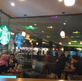 Foto Suasana 2 di Starbucks Coffee, Wonokromo, Surabaya