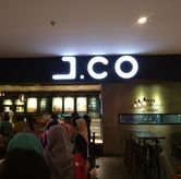 Foto Suasana 2 di J.CO Donuts & Coffee, Rungkut, Surabaya